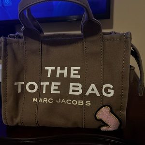 The tote bag